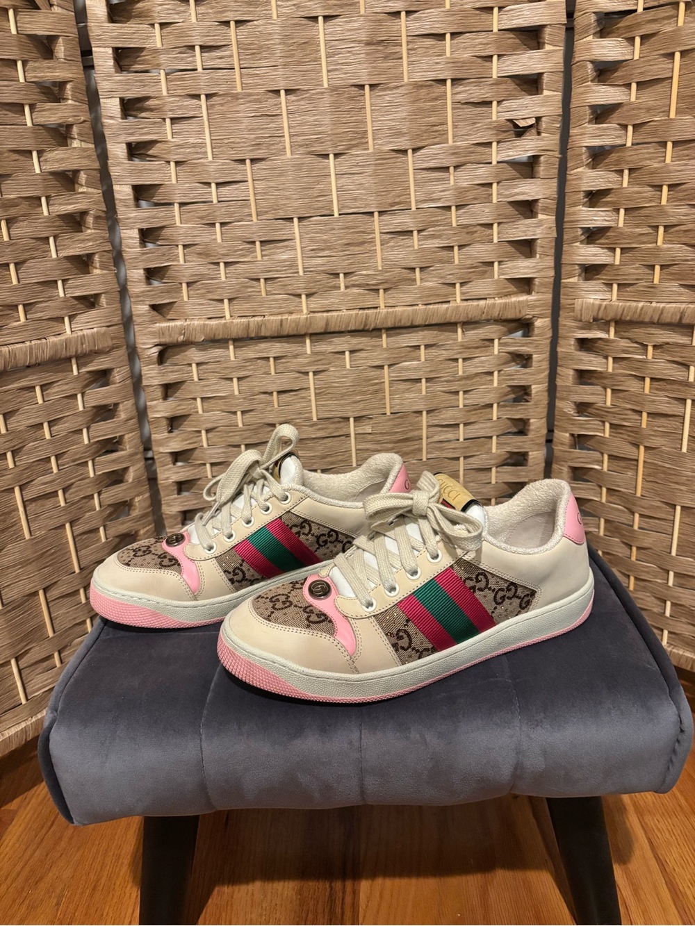 Gucci Women's Low-Top Sneakers in Beige with Pink & Green Stripe